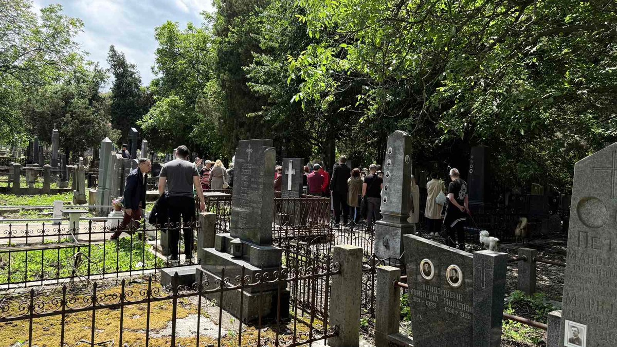 Cimitirul Vechi din Niș: Un Turi Prin Istoria și Inspirarea