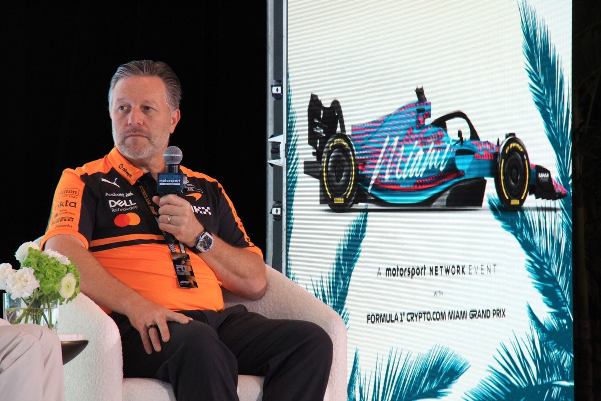Zak Brown Consideră Eșecul lui Alonso în Indy 500 "Cele mai Reale Experiențe"