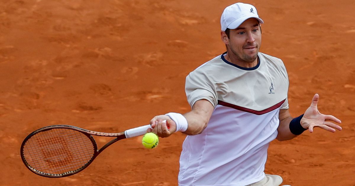 Jucătorii de tenis din Serbia către Roland Garros