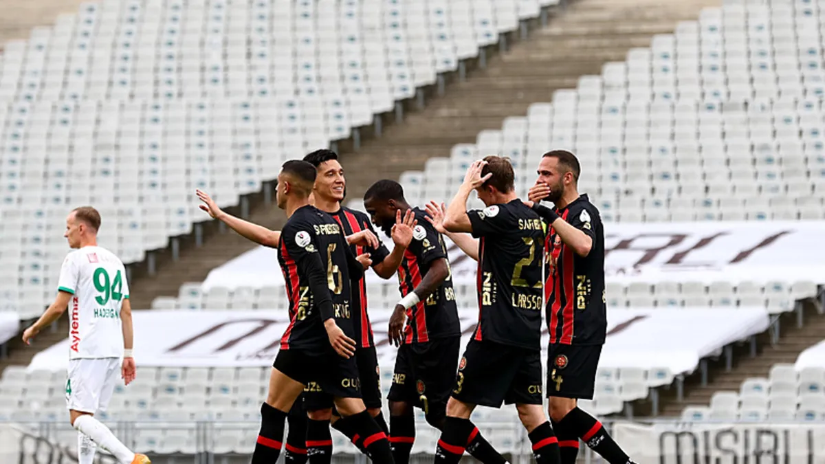 Fatih Karagümrük începe sezonul cu o victorie 2-1 asupra Alanyaspor
