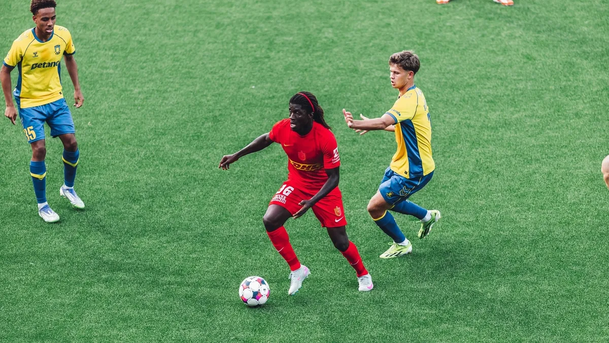 Galatasaray urmărește Caleb Yirenkyi, agentul s-a aflat în Istanbul