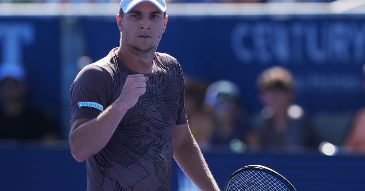 Kecmanović în cuartfinala Open Valencia: Misia de a se întoarce în Top 50