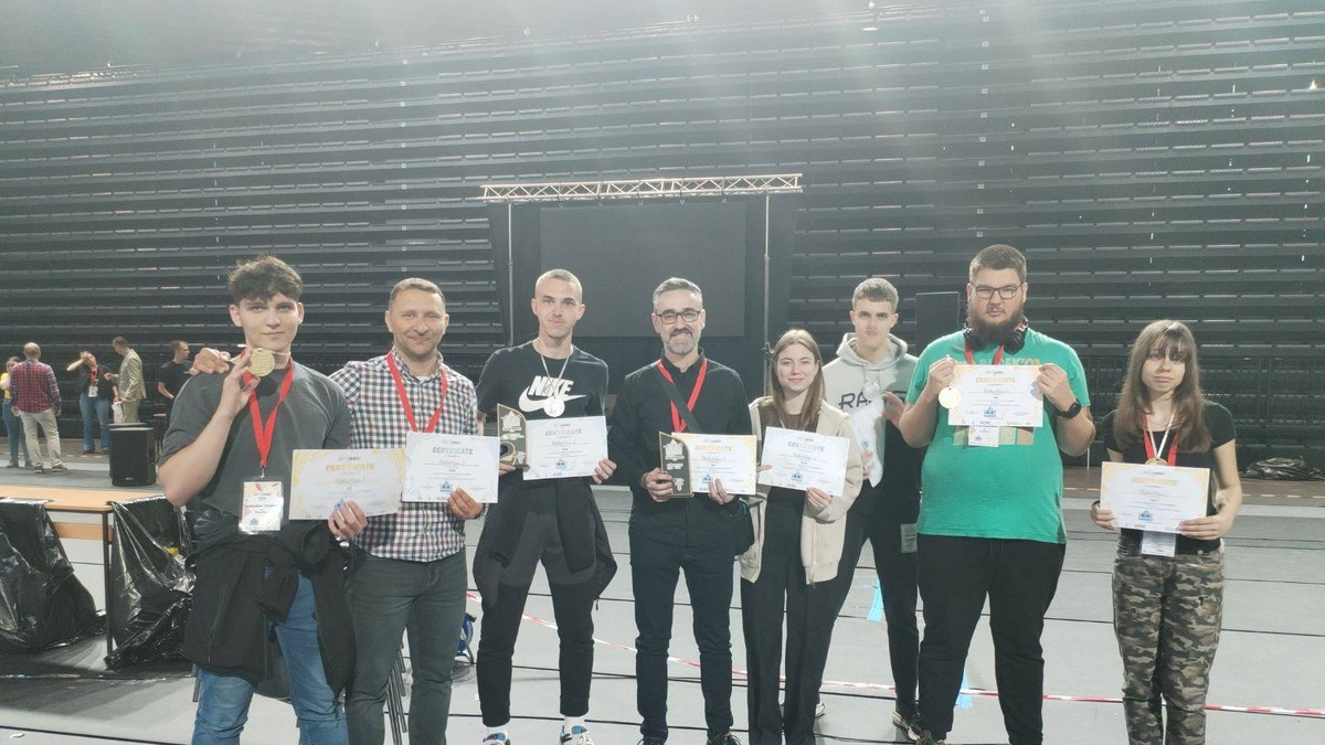 Elevii din Școala Tehnică de la Vladicin Han la Campionatul Mondial de Robotice