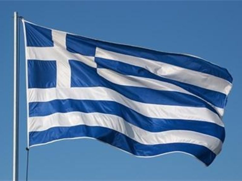 Trecezi la roșu, nu te oprești la "Stop" în Grecia? 700 de euro imediat și amânarea numerelor de înmatriculare pentru 60 de zile