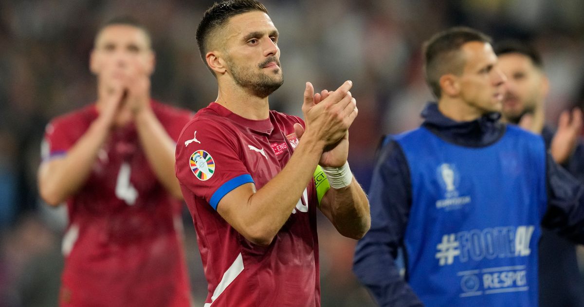 Tadić își agăță cizmele: "Este timpul pentru sânge nou"