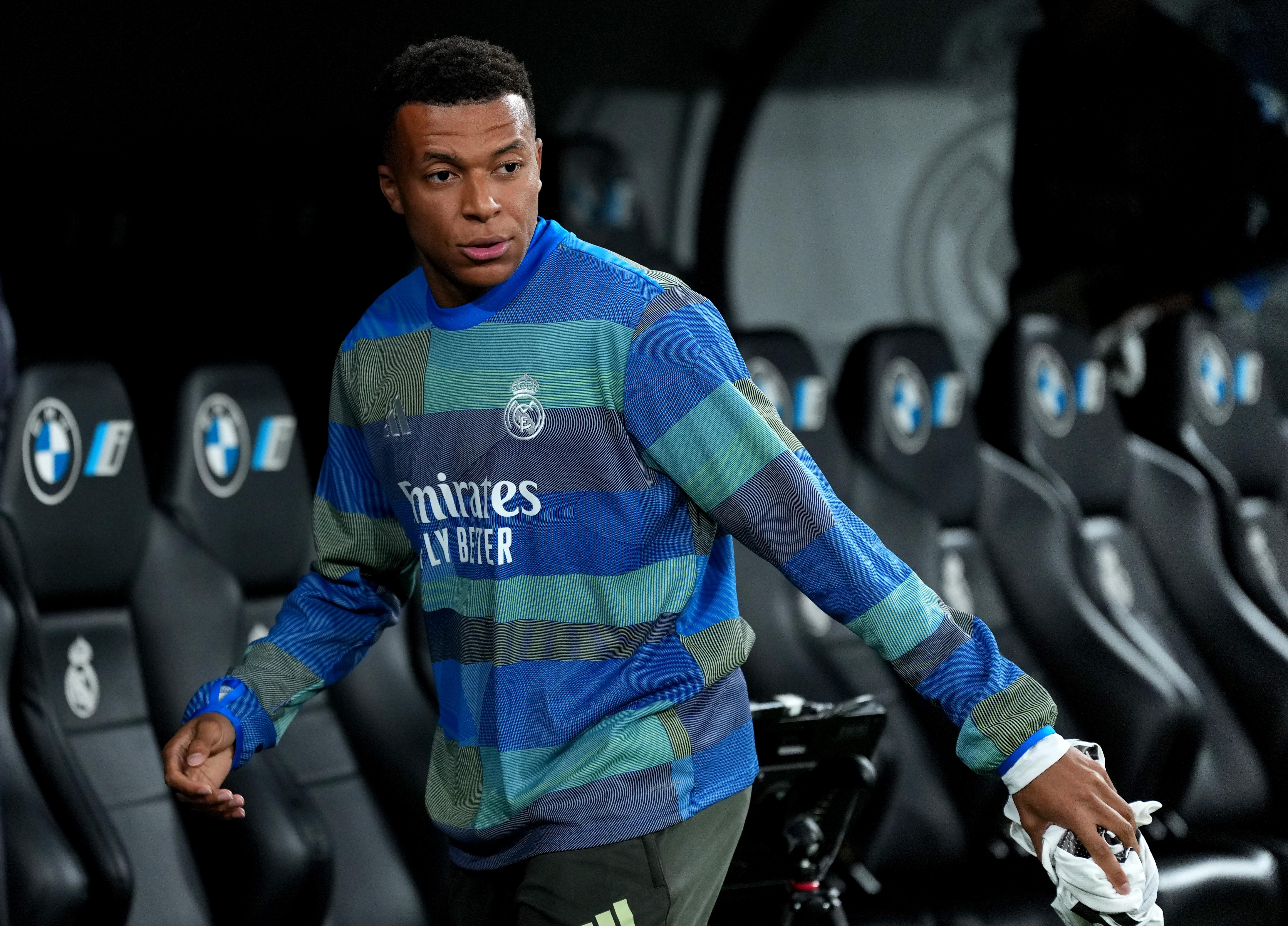 Mbappé: Gloria Dispare Rapid — Câștigă Trofee sau Fii Uitat