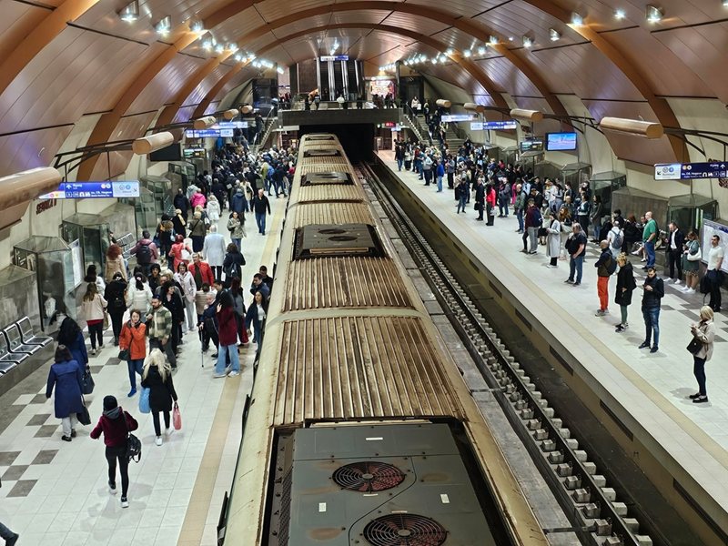 Guvernul acordă 4,6 milioane de euro pentru securitatea metroului din Sofia