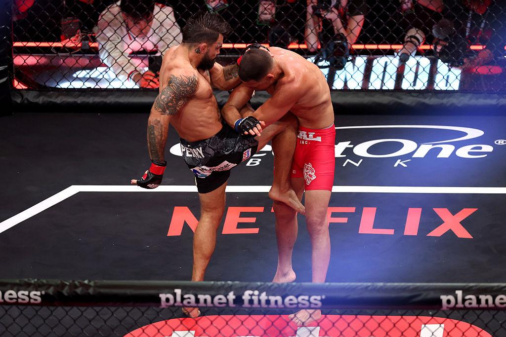 Mike Perry Oferă O Victorie Brutală lui Nate Diaz în MMA din California