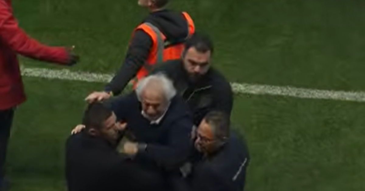 Trenerul legendar din Bosnia Vahid Halilhodžić încheie cariera în lacrimi