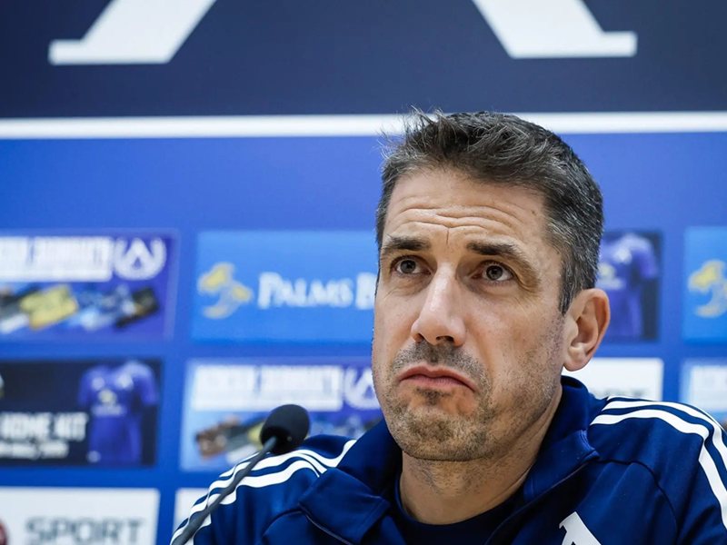 Levski Devine Campioni În Fața Familiei Înaintatorului Său Spaniol, Julio Velasquez