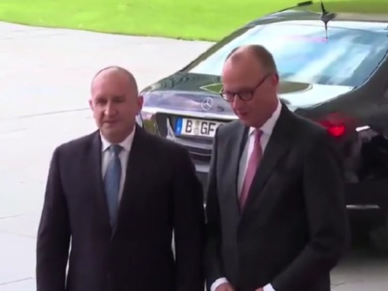 Premierul Rumen Radev Începe Visita în Berlin cu Chancellorul Merz