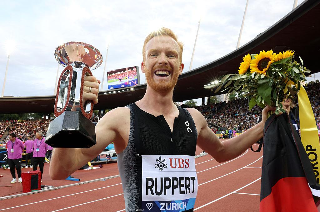Rupert sparge bariera de 8 minute!