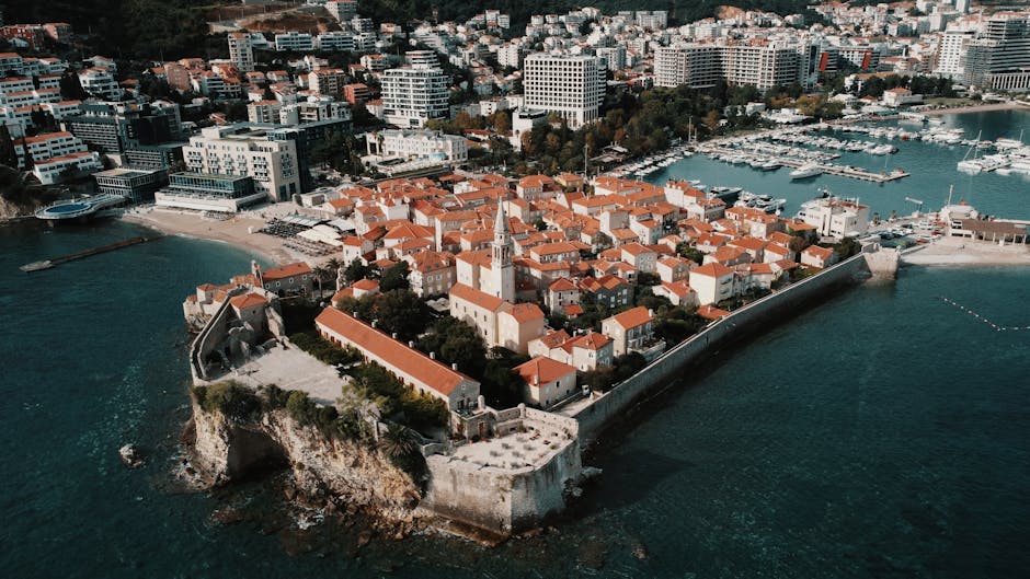 Riviera Budva: Cele mai bune plaje și viața de coastă din Muntenegru