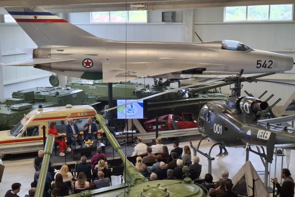 Muzeul Istoriei Militare din Pivka sărbătoare 20 de ani cu un simulator MiG-21