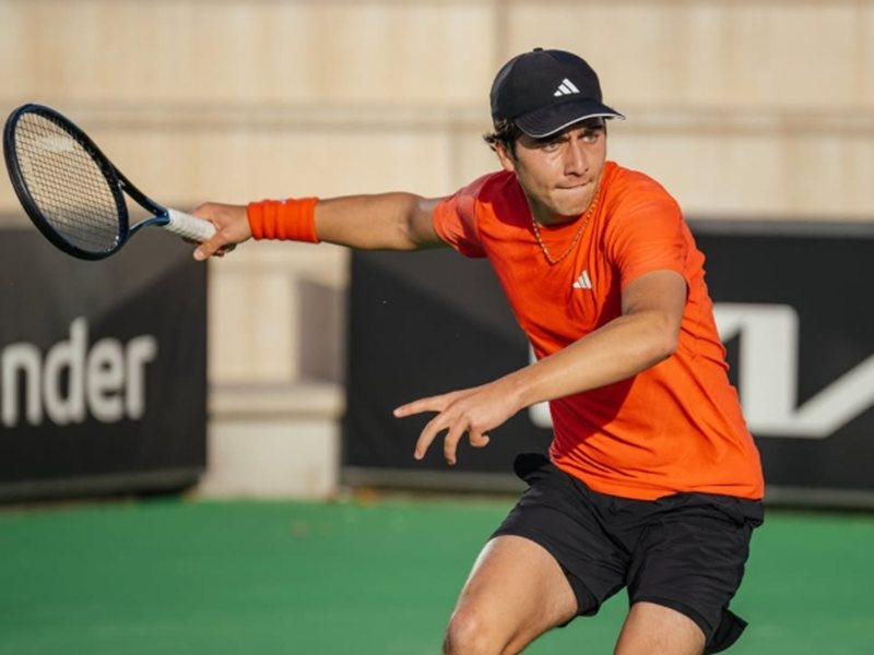 Jucătorul French Defeats Turnajul nostru de World Champion Ivan Ivanov în Sabadell