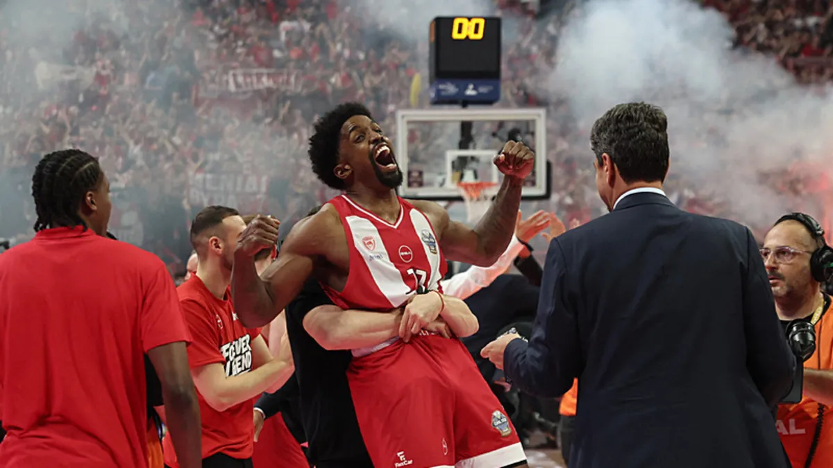 Olympiacos l-a învins pe Real Madrid 92-85 și a câștigat EuroLeague