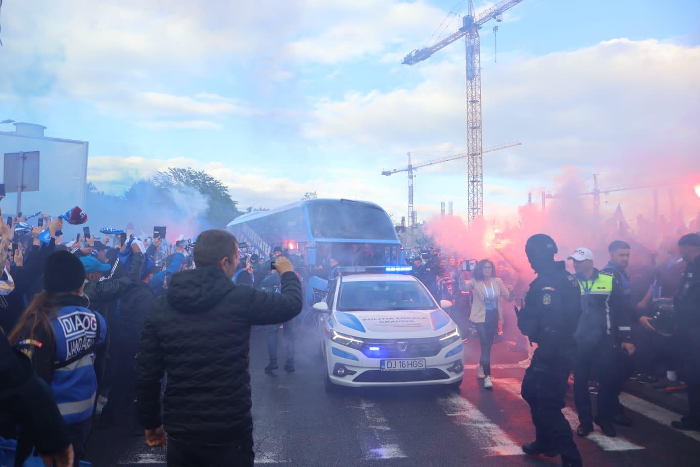 Maneia Craiova: Suporterii sărbătoresc înaintea meciului decisiv cu U Cluj
