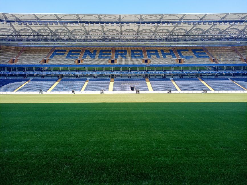 Derbiul Căruțelor: Fenerbahçe Conduce cu 1-0 în Semifinala Derbiului Istanbul la Baschetul pe Cărucior