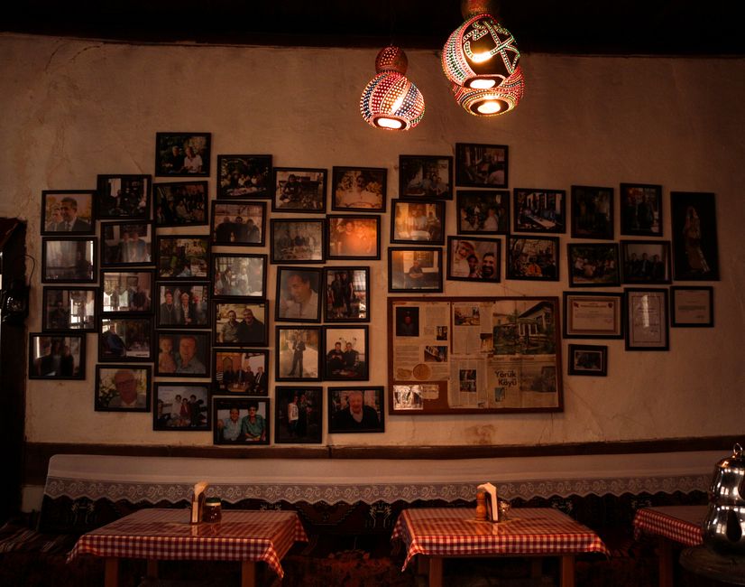Drobeta-Turnu Severin local restaurant interior