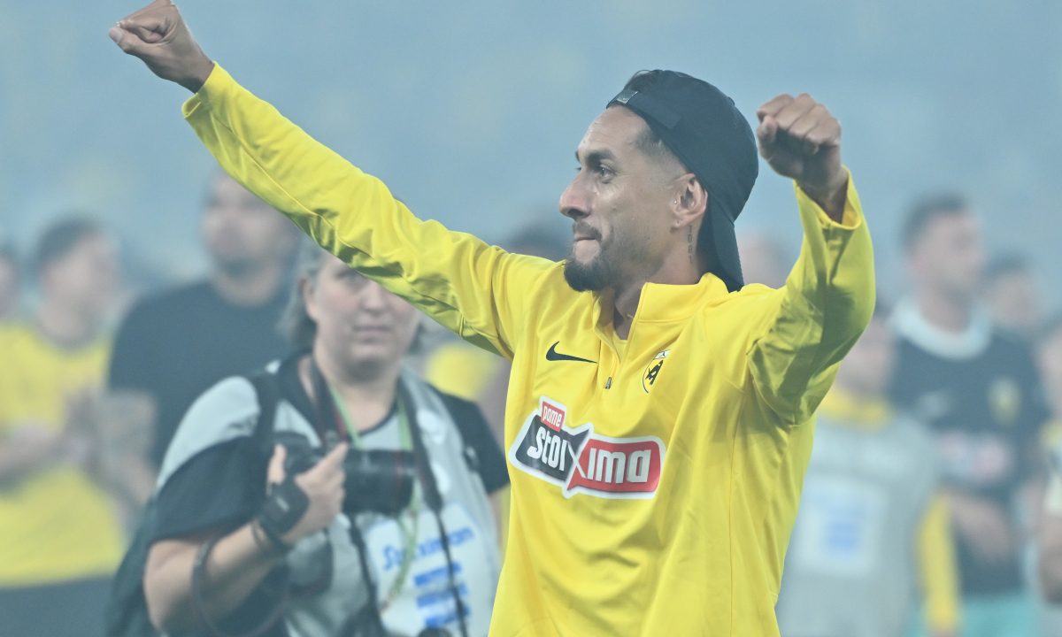 AEK: Două cluburi din Brazilia urmăresc Peréira