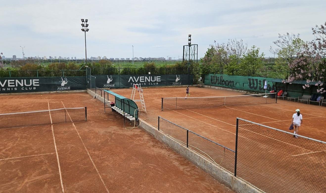 28 Deșteptări Tennisiste Bulgar în Al Doilea Runda Turneului "Tennis Europe" din Burgas