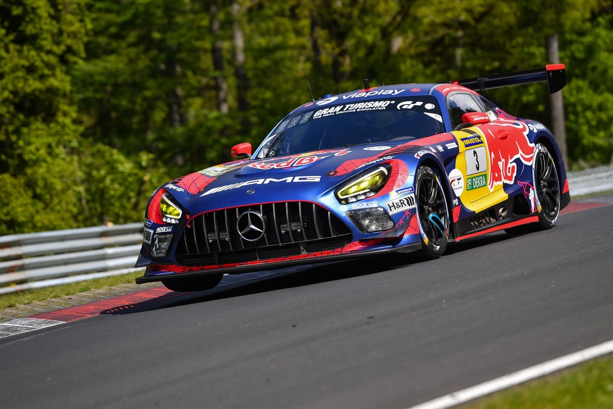 Echipa Verstappen la conducere la 24 de ore de la Nürburgring