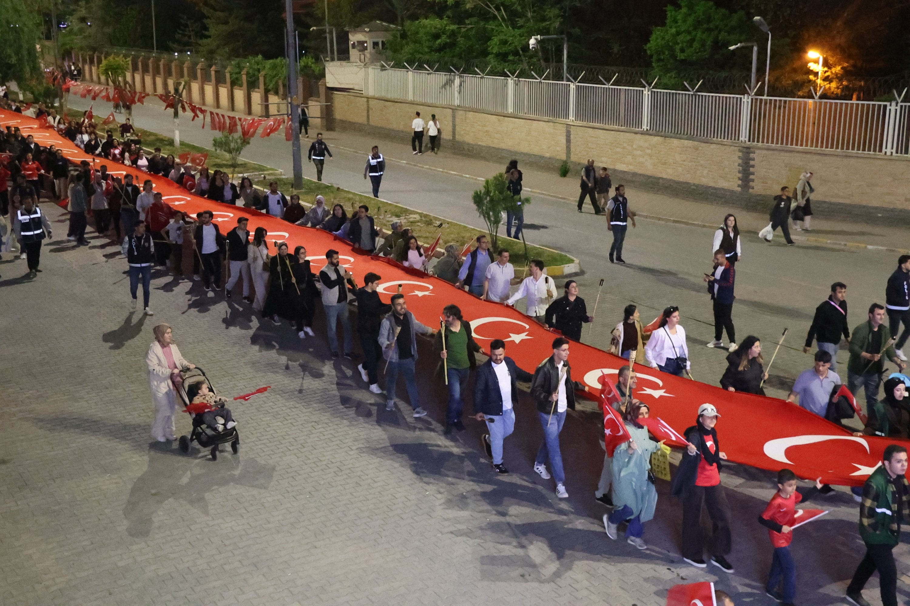 Turcia sărbătorind 107-a aniversare a sosirii lui Atatürk la Samsun