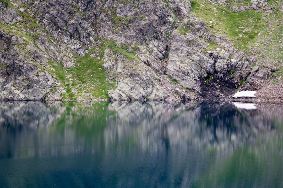 Cele Șapte Lacuri Rile: O Ascent Brutal și Frumos în Sălbăticia Alpină a Bulgariei
