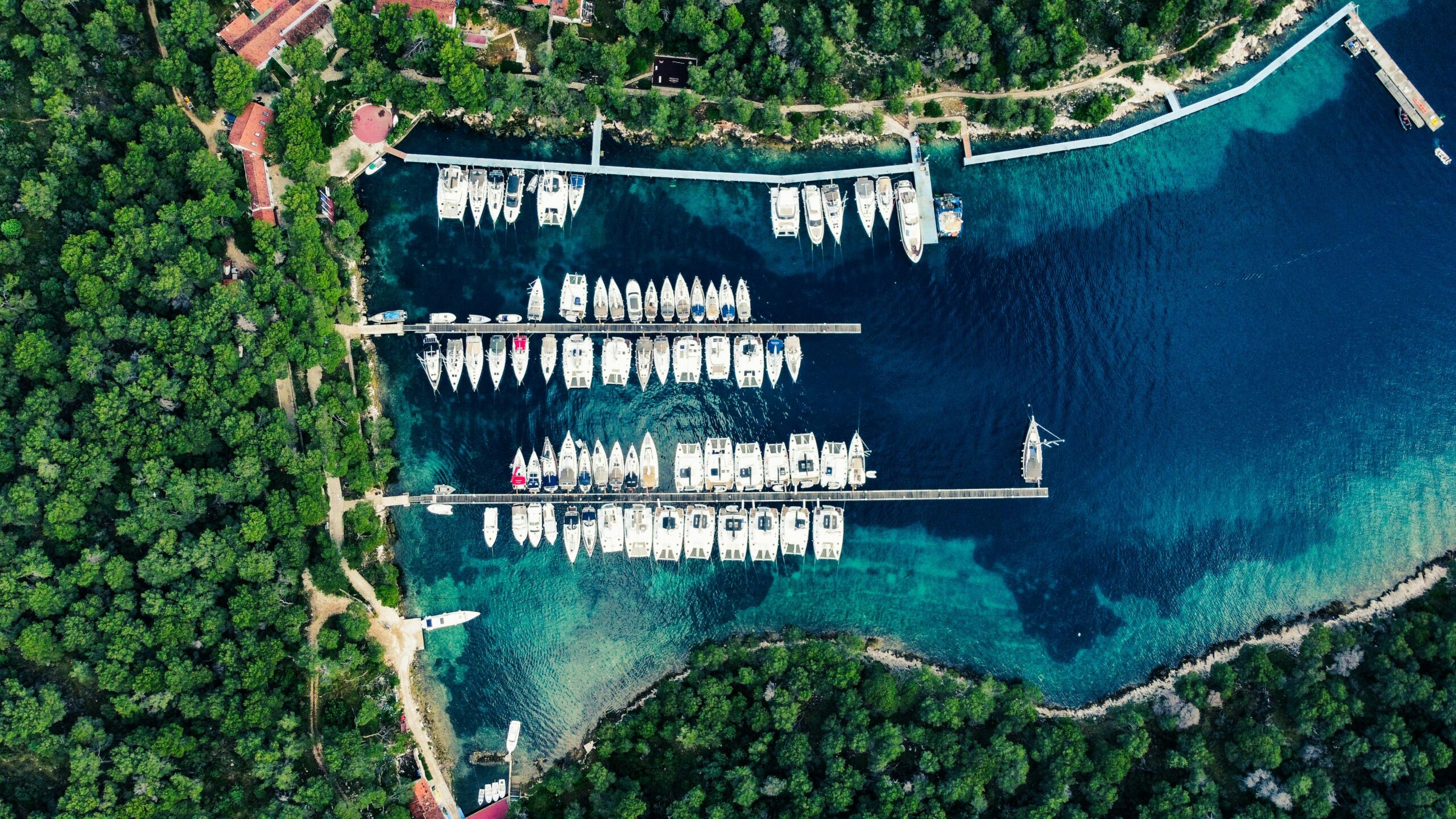 Marinale din Croația se transformă în complexe costiere multifuncționale