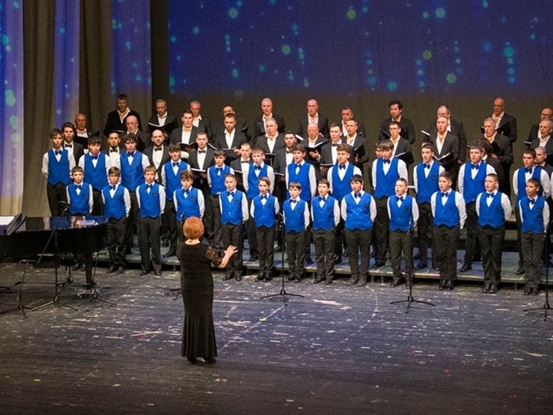 Coarda de Băieți din Plovdiv Celebră 50 de Ani cu Un Grand Concert