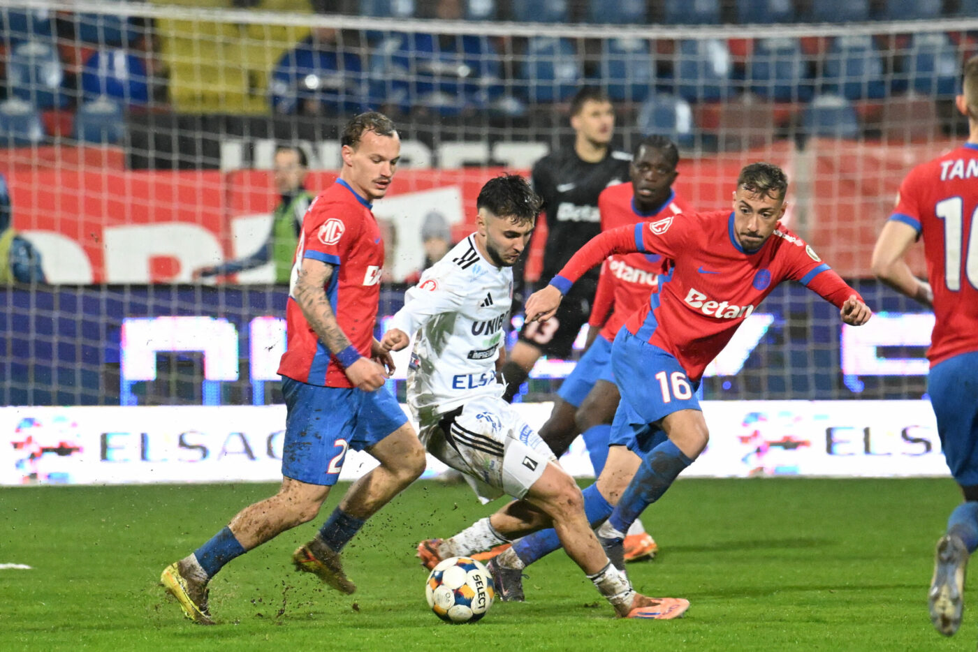 FCSB vs Botoșani: Transmisia semifinală playoff pentru UEFA Conference League