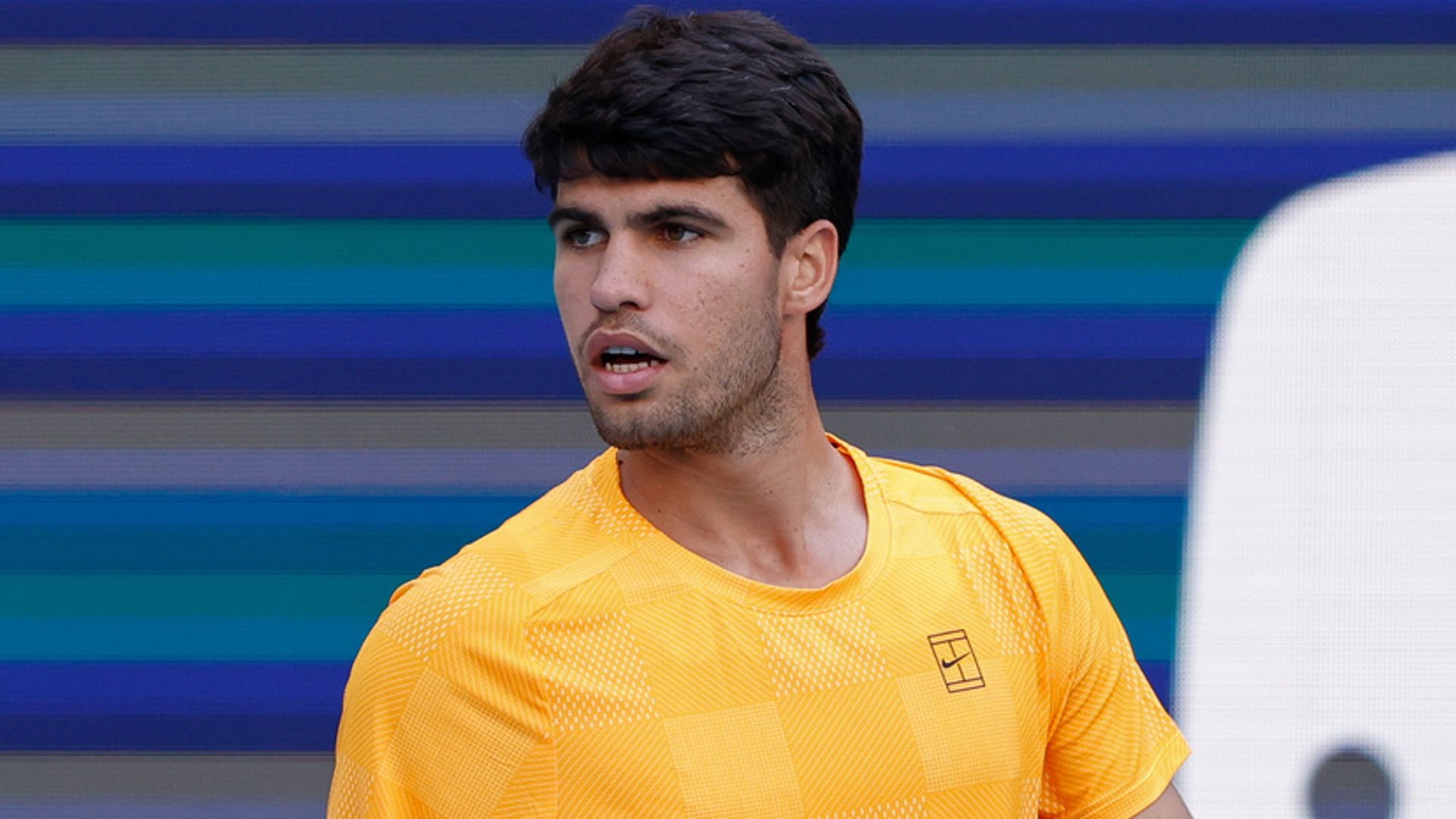 Carlos Alcaraz Se Extrage de la Wimbledon din Cauză de Injucurare a Mușchelului