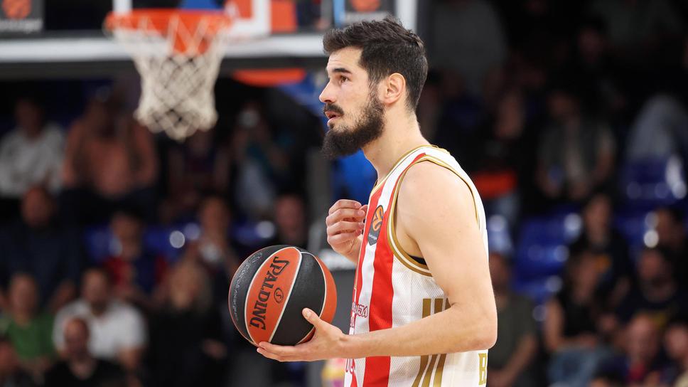Steaua Roșie pierde meci în Serbia, iar Nikola Kalinić se salvă de violența suporterilor