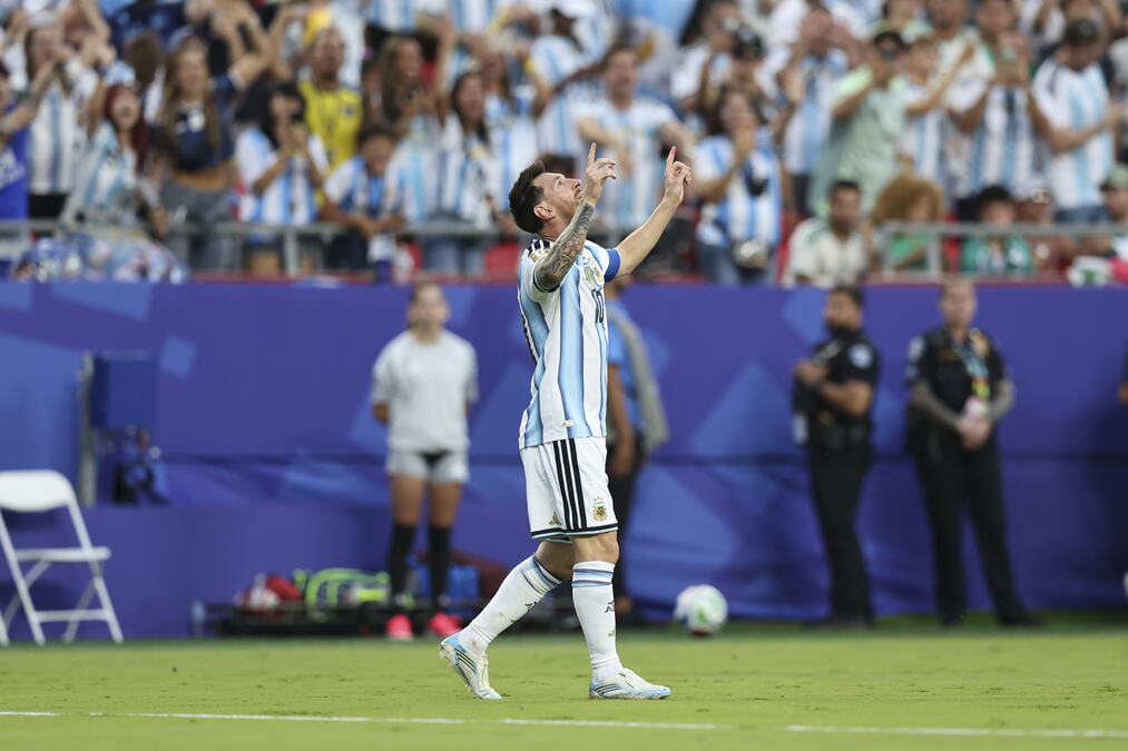 Hat-Tric Istoric al lui Messi Sparge Recordurile Mondiale!
