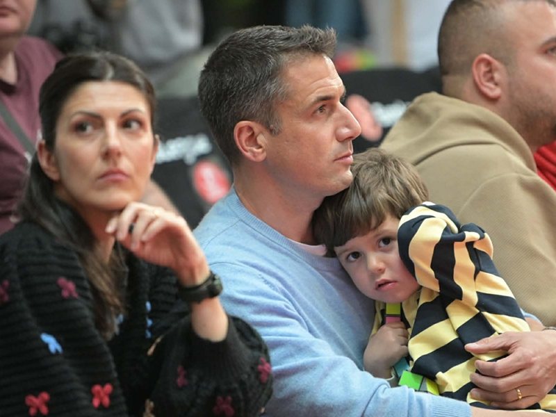 Julio Velasco a Sfățit Primul Înfrângere Al Real Madrid în EuroLiga de Basketball la Botевград cu Familie
