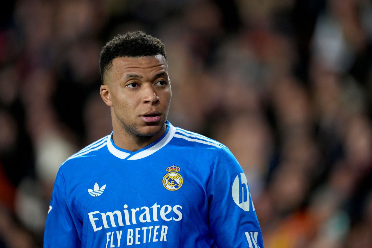 Ultimatumul lui Mbappe: Trofeele Mai Importante Decât Recordurile Înainte de Plecarea lui Deschamps
