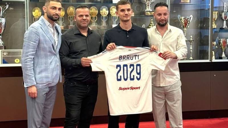 Hajduk a adus prima întărire! Etnik Brruti a semnat cu clubul din Split