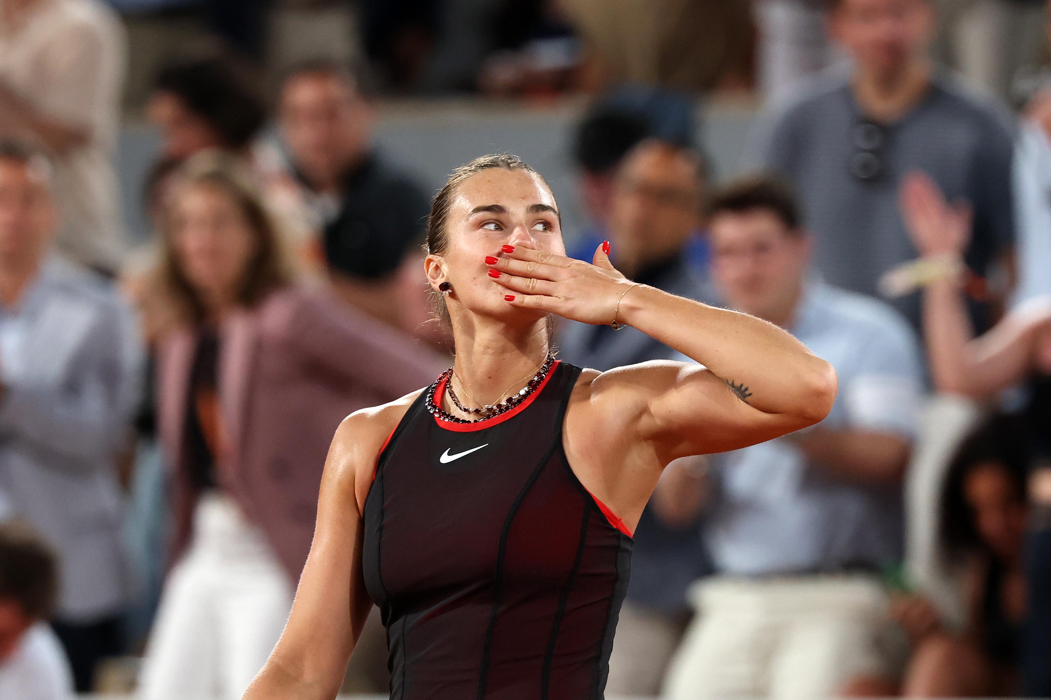 Sabalenka învinge rezistența lui Osaka și ajunge în sferturile de finală de la Roland Garros
