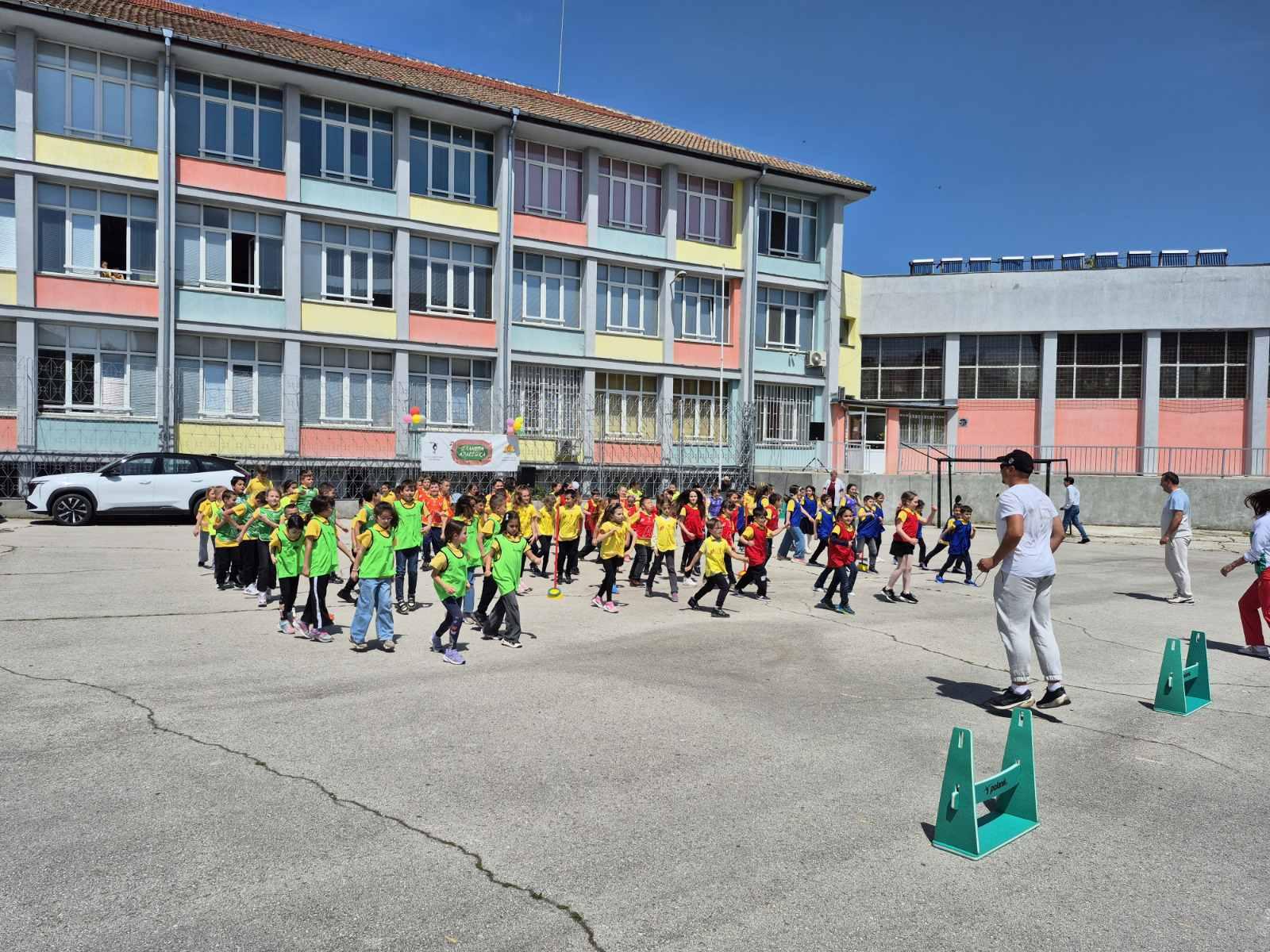 Zilele Sportive Mondiale Sfătuite cu Atletism pentru Copii în Ruse