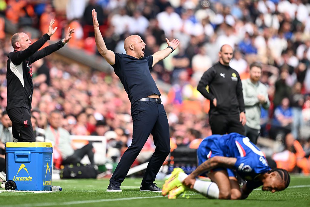 Liverpool Închide Cu Chelsea, Suporterii Înșelaționără Slot