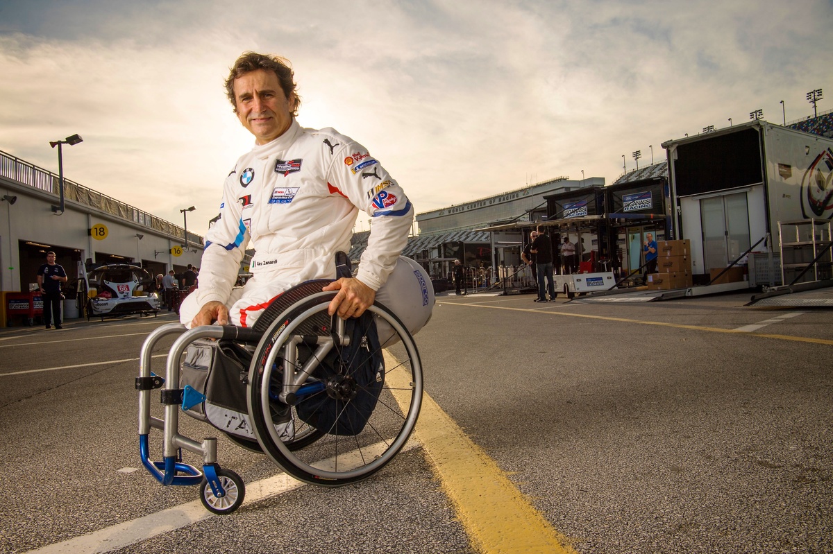 Legenda Automobilistică Alex Zanardi Mergerea la 59 de Ani
