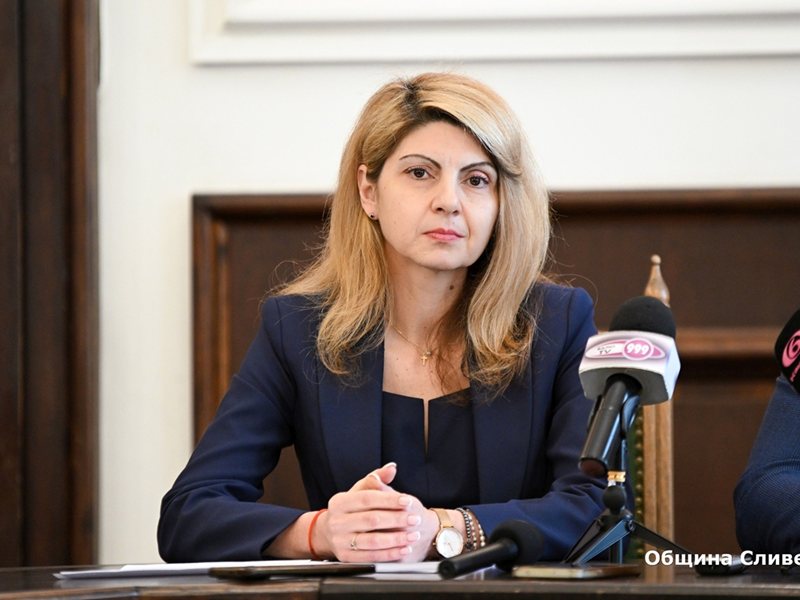 Steluțele Bulgarice Tony Dimitrova, Ensemble "Bulgare", Tino și Mihayela Marinova Înscenate la Zilele Culturii din Mai la Svilengrad