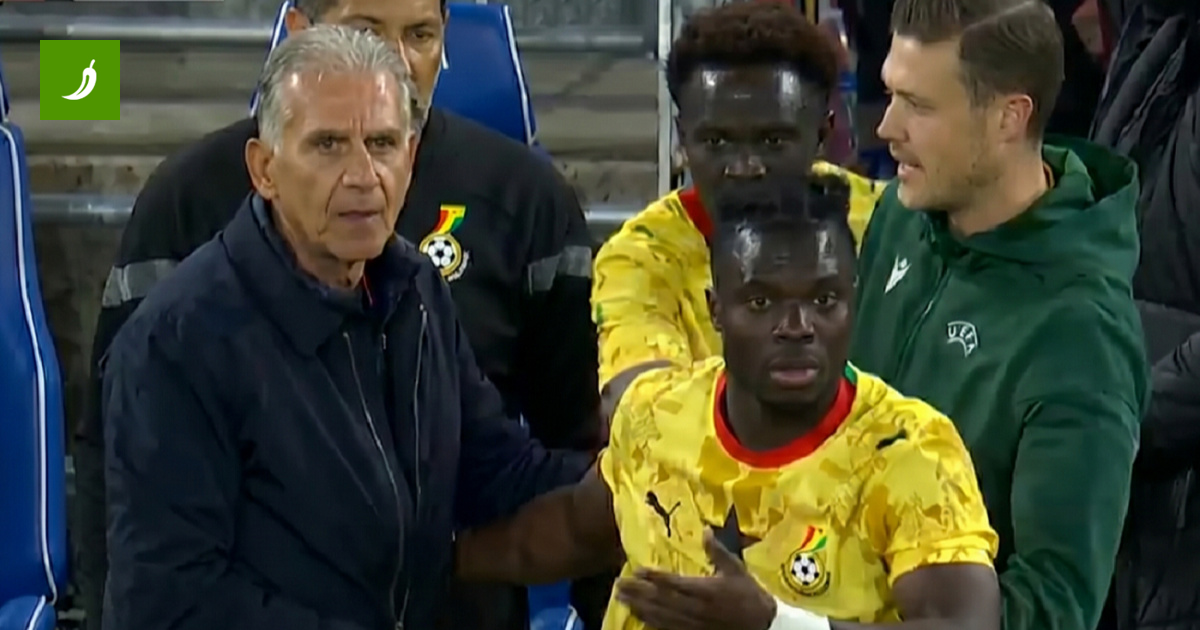 Haos în Cardiff! Arbitru ține un jucător după furia stârnită de noul regulament al Ganei