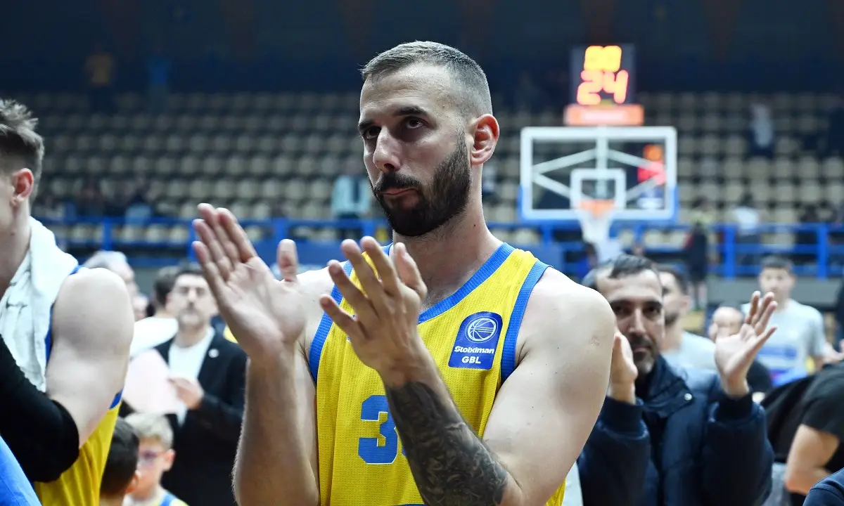 Jankovic Sfârșește Cariera de 19 Ani ca Pionier