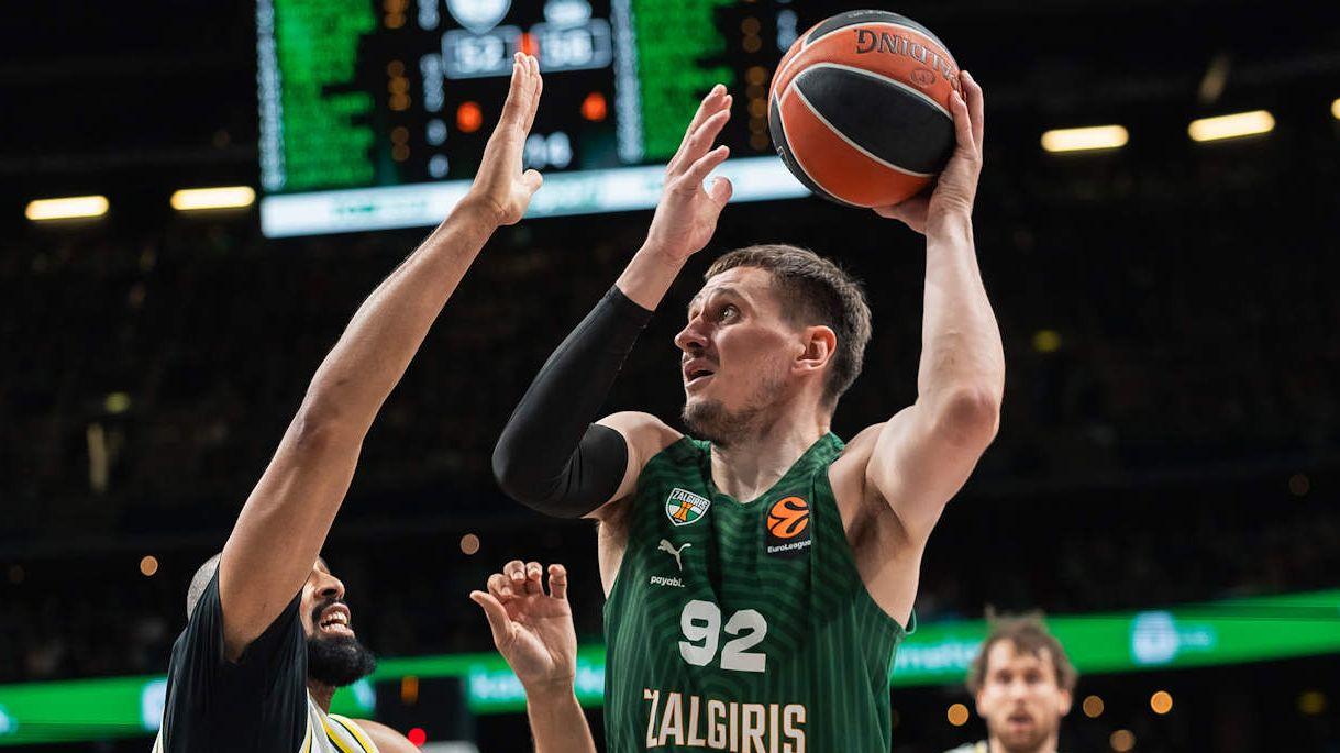 Žalgiris Kaunas Forțe Un Sursă Finală și Forfăgă Seria la Al Patrulea Meč
