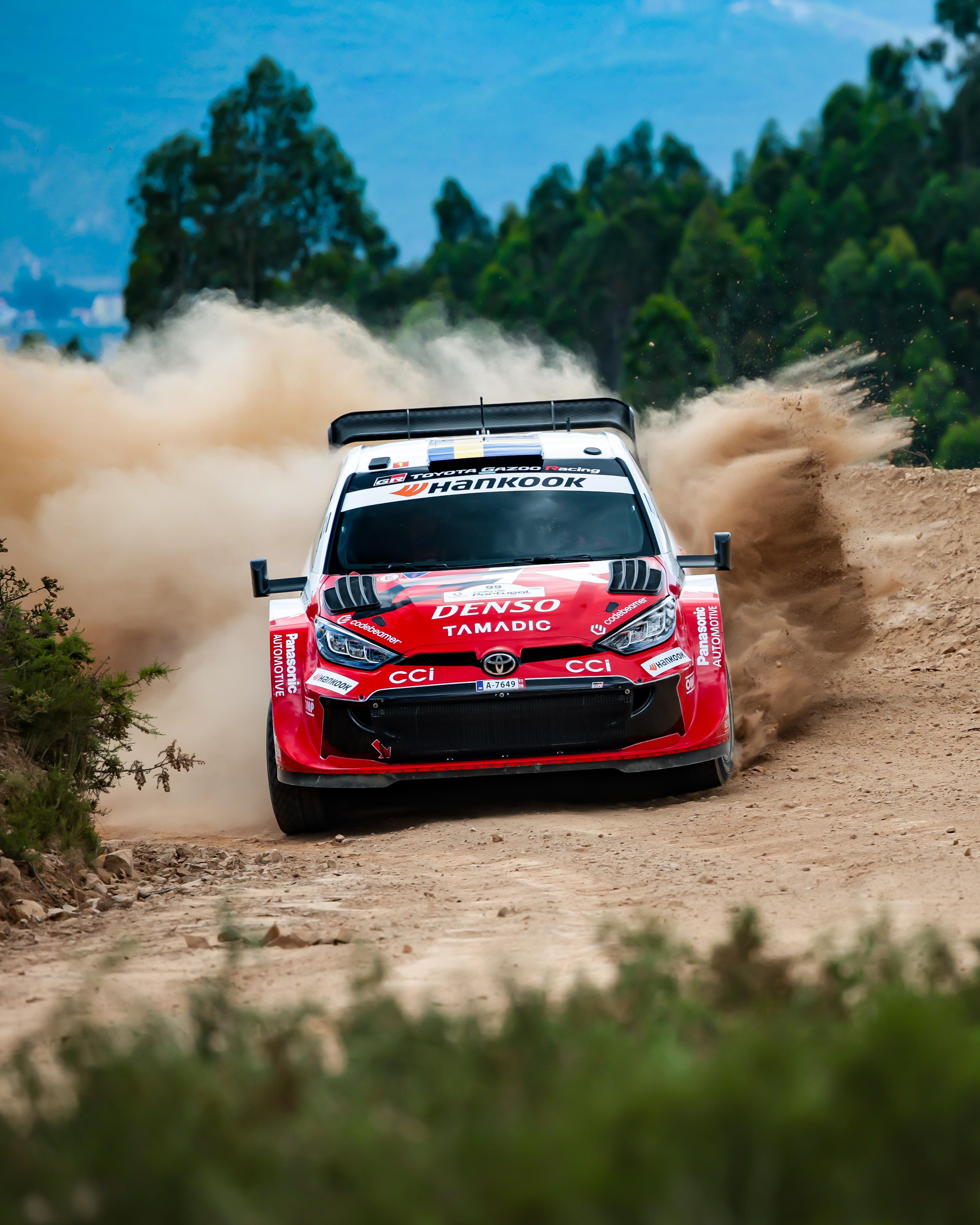 Oliver Solberg Conduie După Cele Prime Trei Etape ale Rally-ului din Portugalia