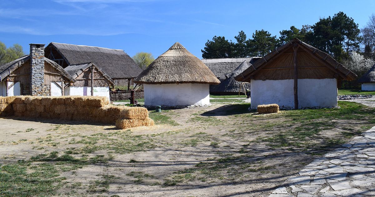 Cel mai neobișnuit sat din Serbia: Un sat celtic în inima Sremului