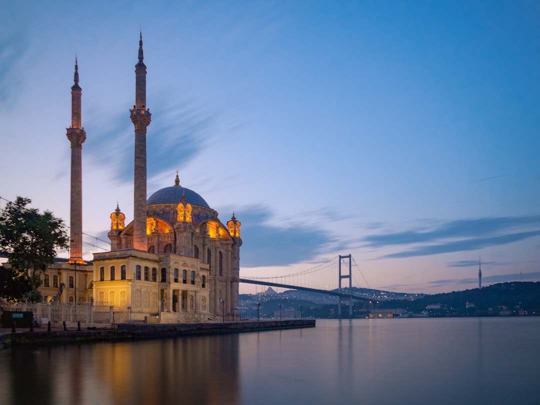 Istanbul: unde Estul Întâlnește Vestul pe Bosfor