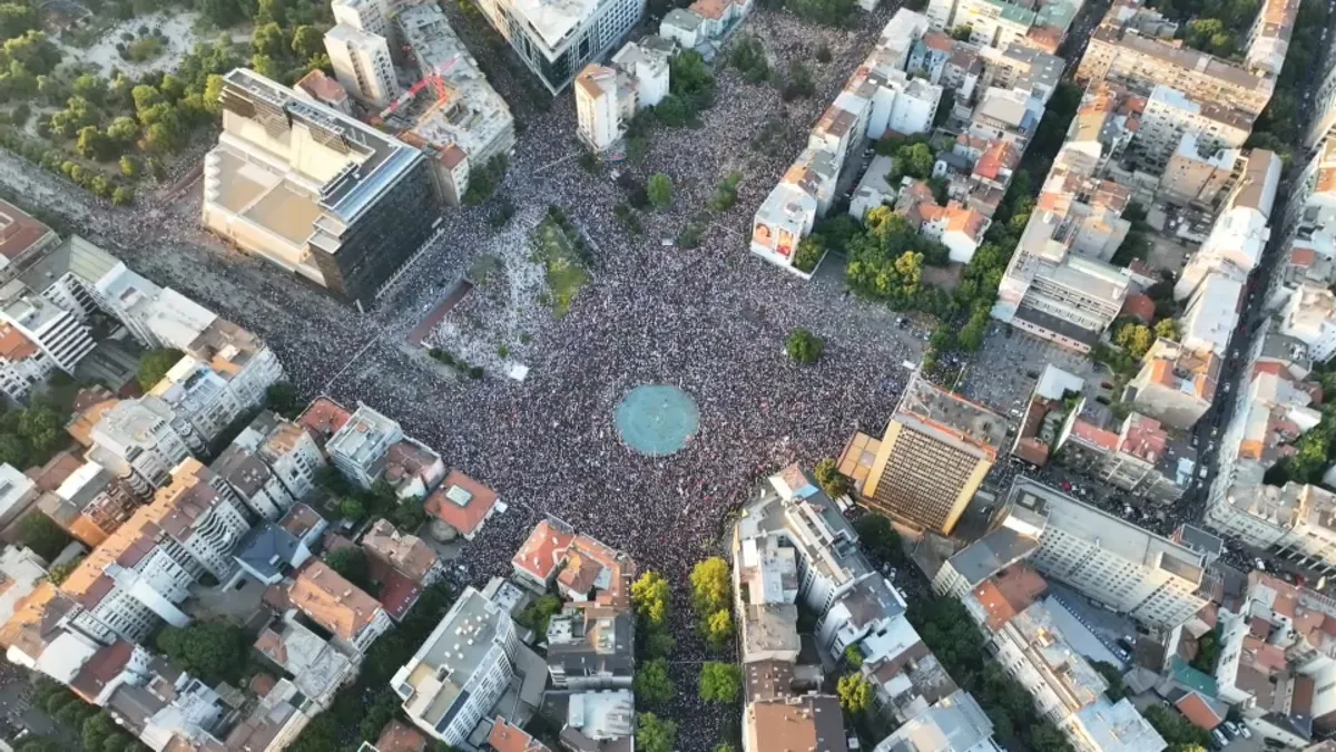 Grupuri de cetățeni din vestul și centrul Serbiei se alătură protestului studenților din Belgrad