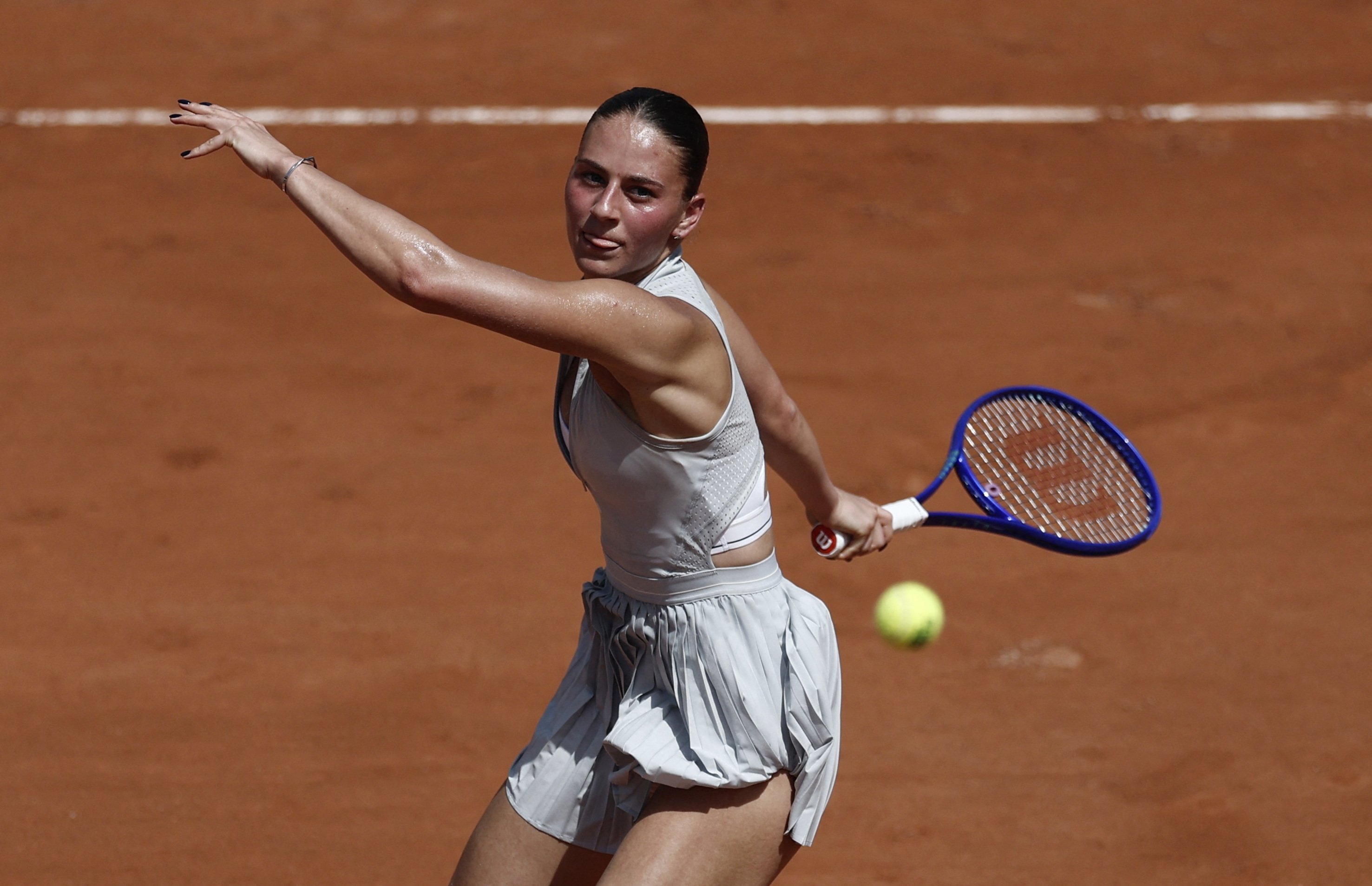 Kostyuk avansează la Roland Garros ore după lovitura din apropierea casei din Kiev